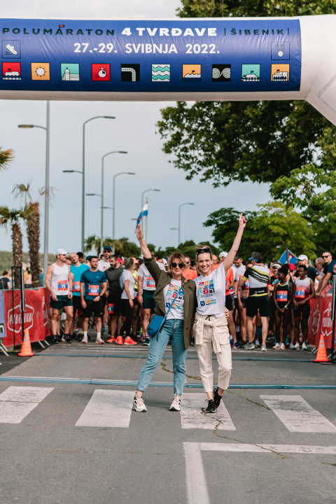 Spektakl u Šibeniku: Pivska milja je bila kao Woodstock, polumaraton završili i brojni Šibenčani