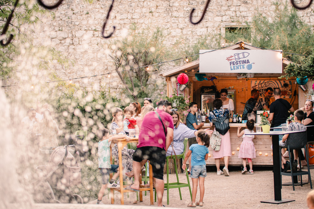 Novo ruho Šibenik Spring festivala najzabavnije mjesto u gradu i drugog dana!