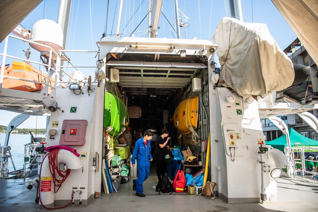Ukrcali smo se na Rainbow Warrior: 'Vaša obala je fantastična, nažalost mi smo tu poslom...'