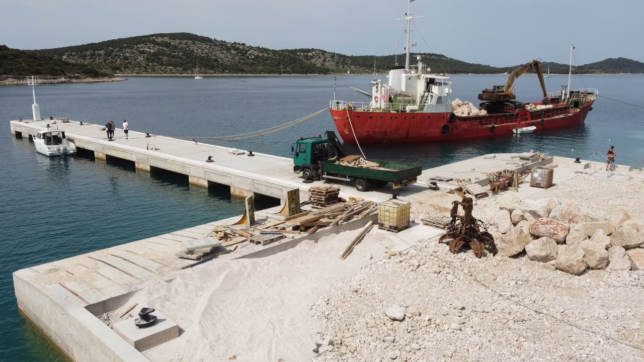 Najveći dio radova pri kraju: Kaprije će do početka srpnja dobiti novo trajektno pristanište  