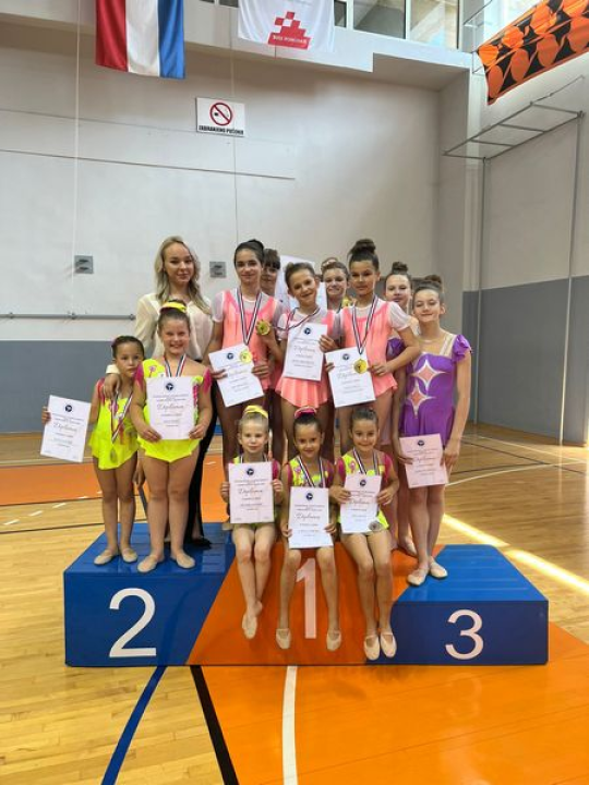 Ritmičarke Šibenik-Dalmacije osvojile pregršt odličja na domaćem terenu