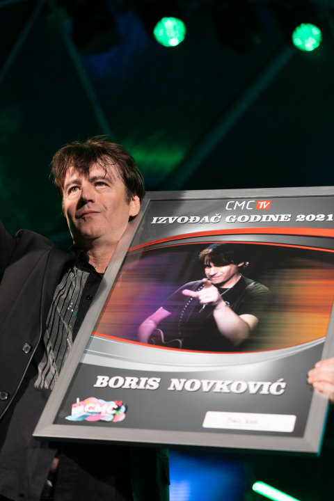 Buri usprkos, u Vodicama započeo 14. CMC festival: Publika se rasplesala uz zabavne hitove  