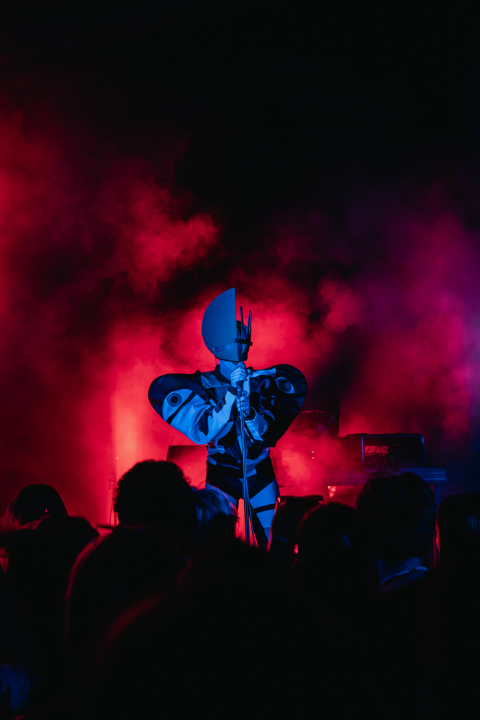 Nema ljubavi u klubu, ljubav je na tvrđavi: Plesnjak za milenijalce uz Buč Kesidi i Nipplepeople