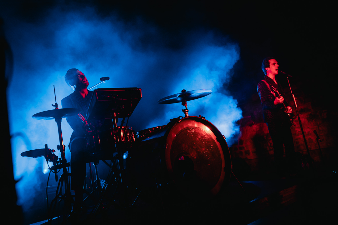 Nema ljubavi u klubu, ljubav je na tvrđavi: Plesnjak za milenijalce uz Buč Kesidi i Nipplepeople