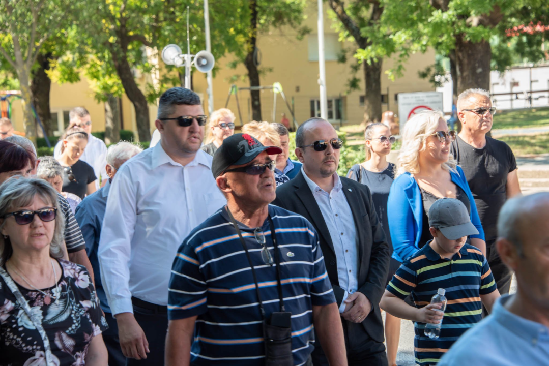 Dan grada Knina i blagdan sv. Ante započeo procesijom, završava koncertom Ivana Zaka