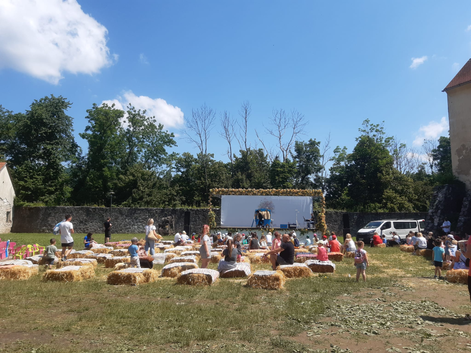 Na bajkovitom festivalu u Ogulinu sudjelovali i predstavnici iz naše županije