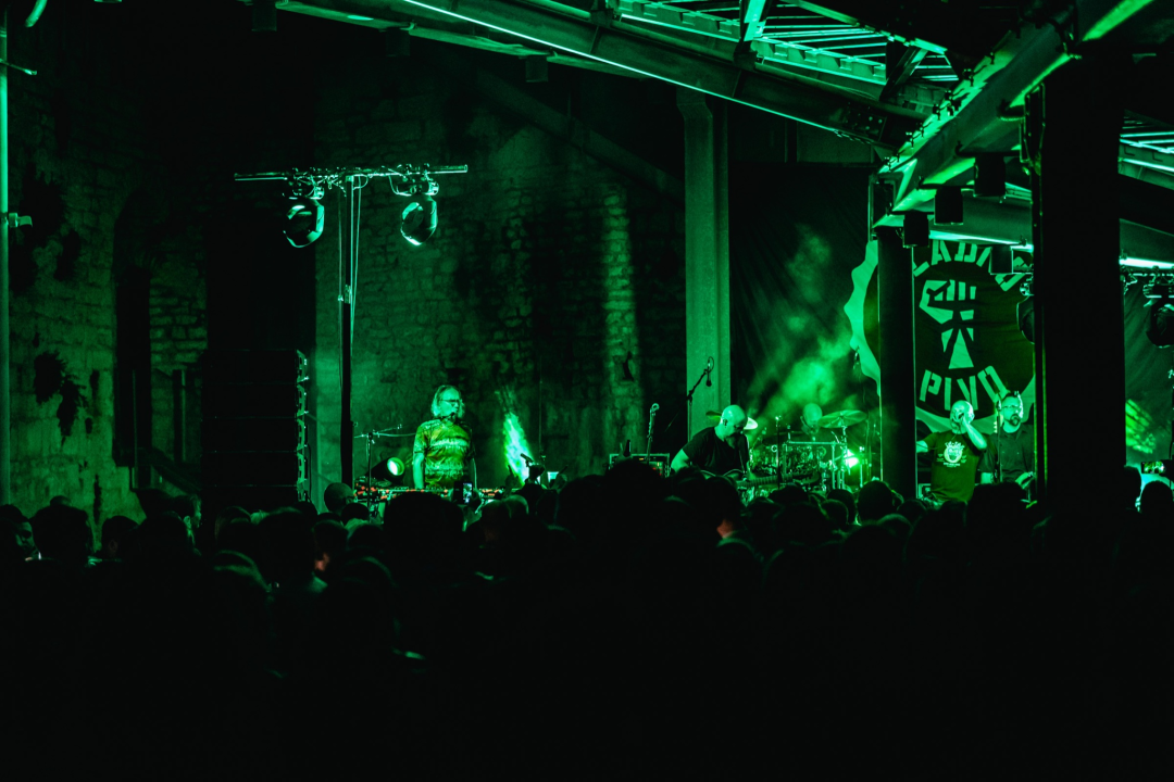 Hladno pivo žestokom svirkom 'prodrmalo' Šibenčane na sv. Mihovilu