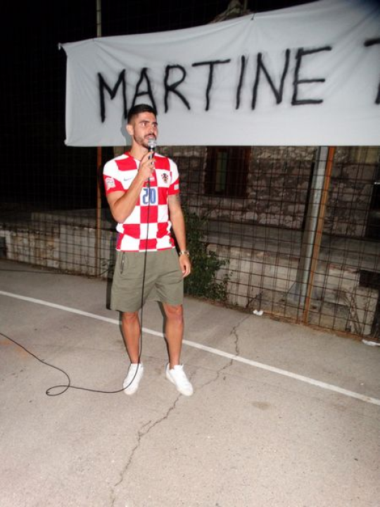 Veličanstven doček hrvatskog reprezentativca Martina Erlića u rodnom Tinju