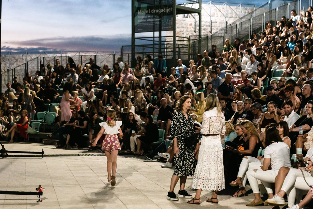 Nina Badrić šibenskoj publici nije priredila čarobno jutro, ali zato večer je