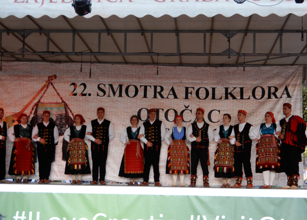 'Zvona Zagore' svojim su folklornim programom uveličali 22. smotru folklora u Otočcu  