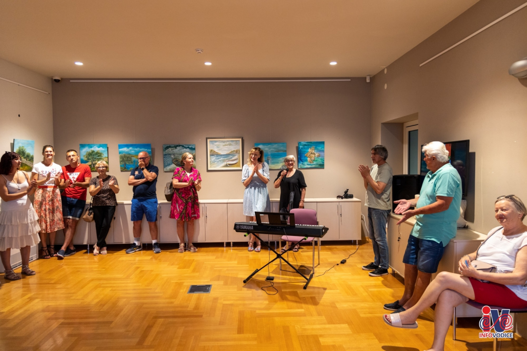 Biljana je dom pronašla u Vodicama, a sada je tamo i otvorila svoju prvu samostalnu izložbu