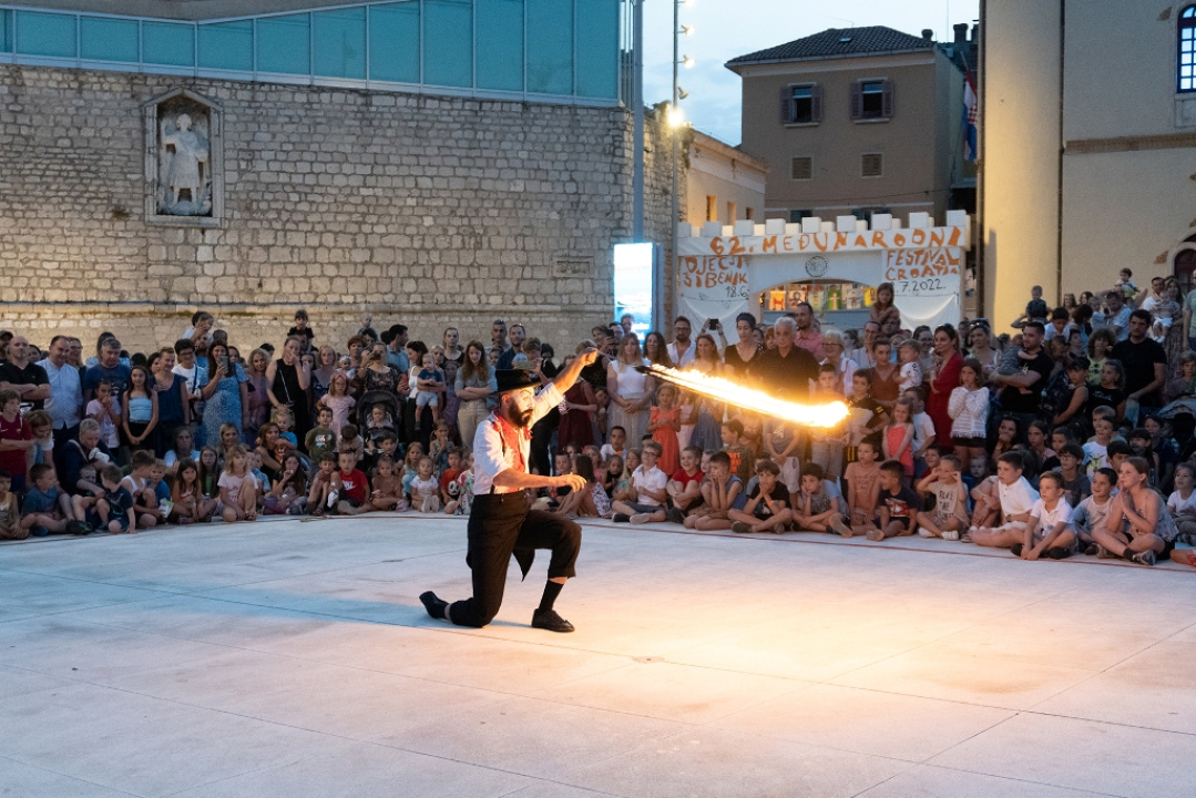 Danas na MDF-u nilski konj Nellie, cirkuski plesni tečaj, dvije predstave i film