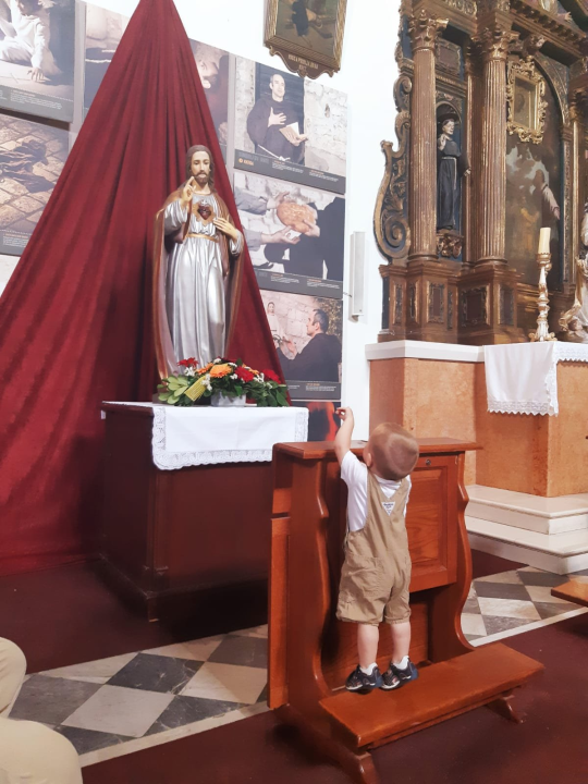 U sv. Frani susret bračnih parova vjenčanih u toj crkvi u posljednjih osam godina