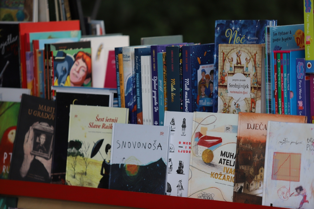 U kazalištu ništa, Ljetna otkazana: Ostaje vam program po ulicama i trgovima