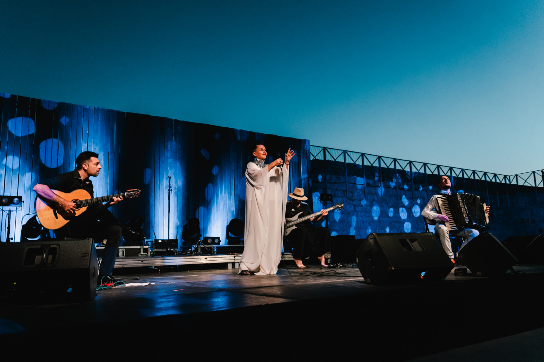 Amira Medunjanin po treći put na sv. Mihovilu: Red glazbe, red suza pa red smijeha!