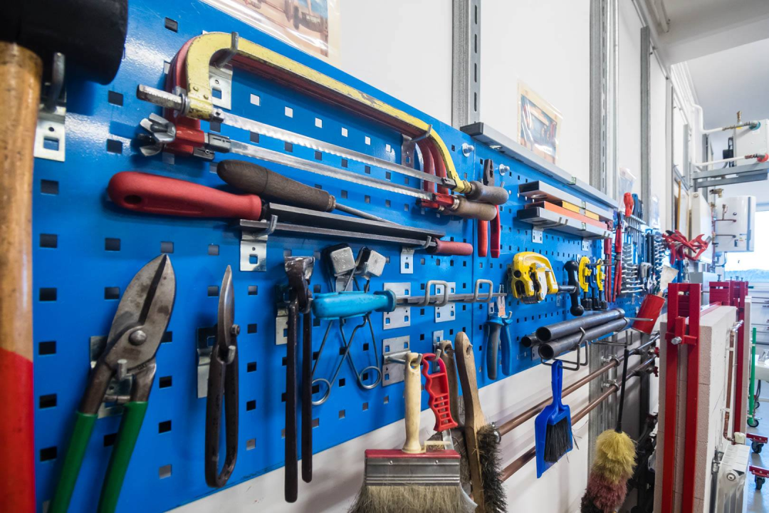 Ako želite lako pronaći posao uz dobru plaću, upišite Industrijsko-obrtničku školu!