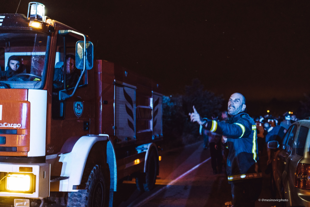 Fotogalerija i video: Bitka s vatrom u Zatonskoj ulici koja spaja Zaton i Benkovačku cestu