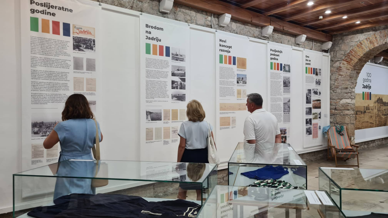 Izložba o Jadriji nije prošla bez krafni: 'Ako ljudi ne mogu tamo na kupanje, ne znaju gdje bi'