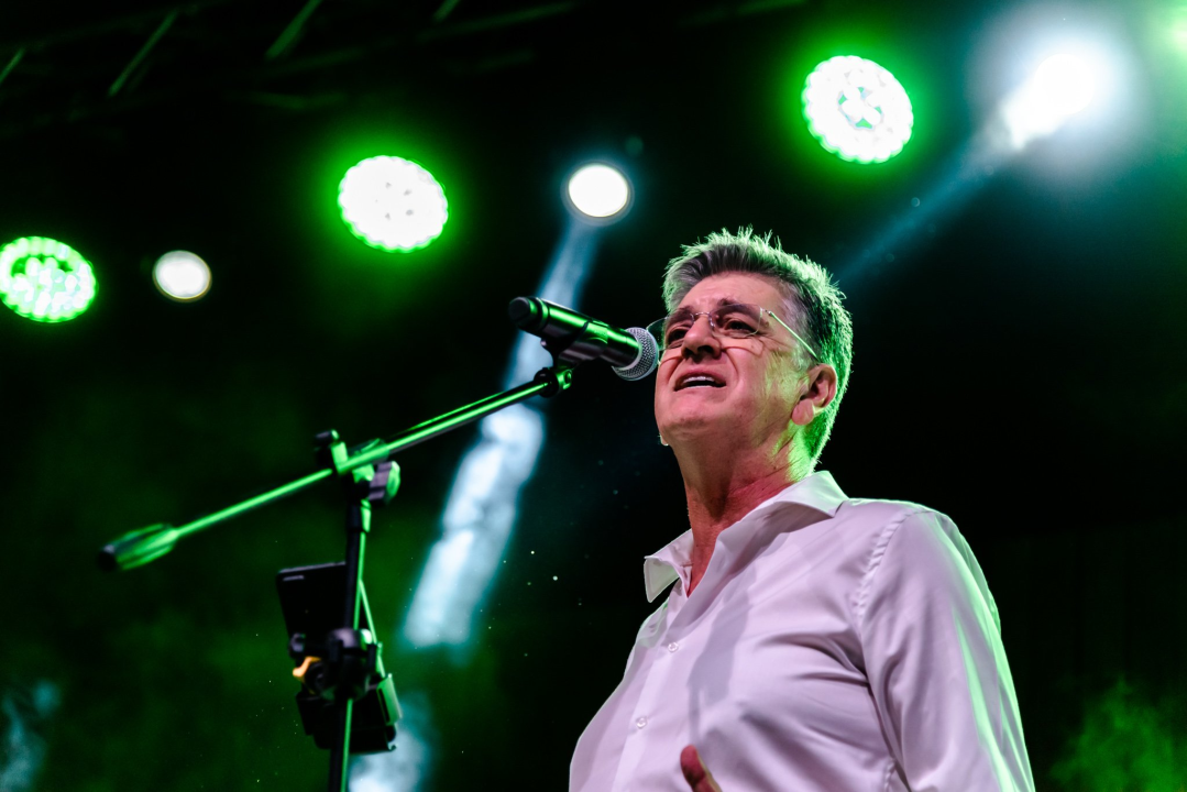  Klapa Rišpet prvi put nastupila u Šibeniku i oduševila publiku: 'Nećemo se sad tu samo njihati kao šest čempresa'