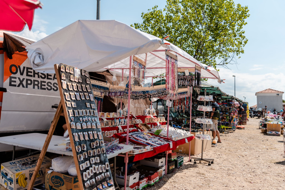 Janjetine nema, ali ima kukuruza: Pečenog, kuhanog i u obliku kokica. I brdo plastike 