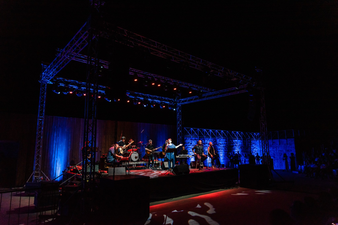 Zorica Kondža rasplesala tvrđavu bezvremenskim hitovima, ali i Oliverom i Tinom Turner