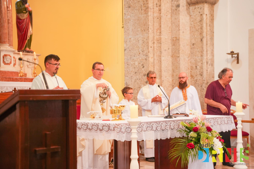 Drnišani danas slave sv. Roka, večeras na fešti Dalmatino