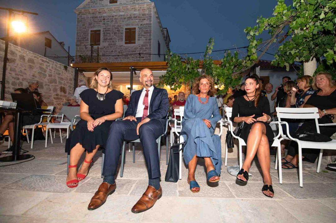 U kući Šare svečano proglašeni laureati zaslužni za 100 godina zlarinskog turizma