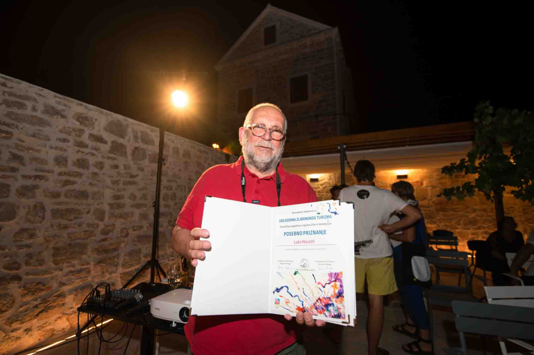 U kući Šare svečano proglašeni laureati zaslužni za 100 godina zlarinskog turizma