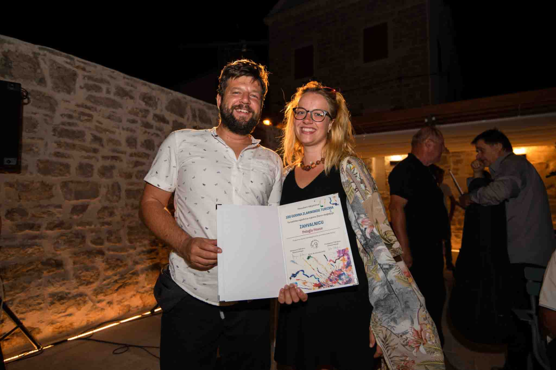 U kući Šare svečano proglašeni laureati zaslužni za 100 godina zlarinskog turizma