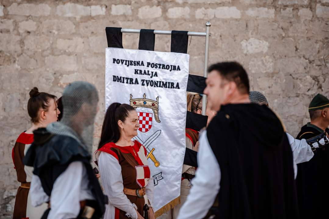 Mačevanjem povijesnih postrojbi na Poljani počela 'Opsada Šibenika 1647.' 