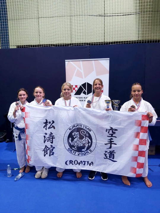 KK 'Okit Vodice' sa 9. 'Zagreb karate kupa' se vratio sa 12 medalja 