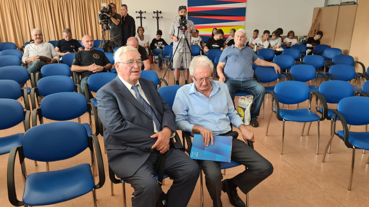 U knjižnici održana tribina o spomen-području vojne povijesti Ruža hrvatska Žirje, večeras bakljada na tri lokacije