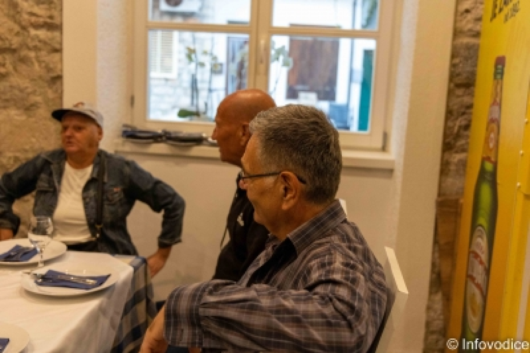 Sastala se generacija Vodičana rođena 1958. kako bi u zajedničkom druženju obnovili stare uspomene 