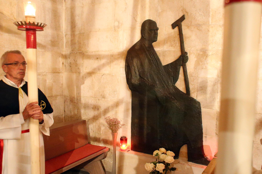 Rogić predvodio misu zadušnicu za biskupa Badurinu i branitelje