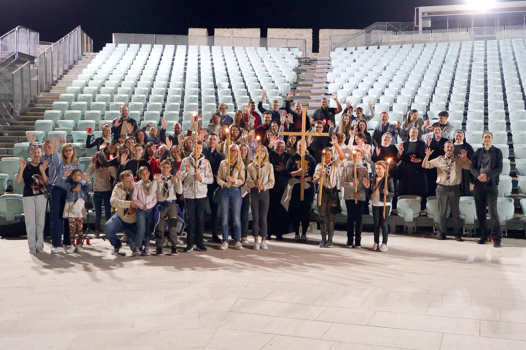 Ususret sv. Mihovilu održana procesija mladih u Šibeniku