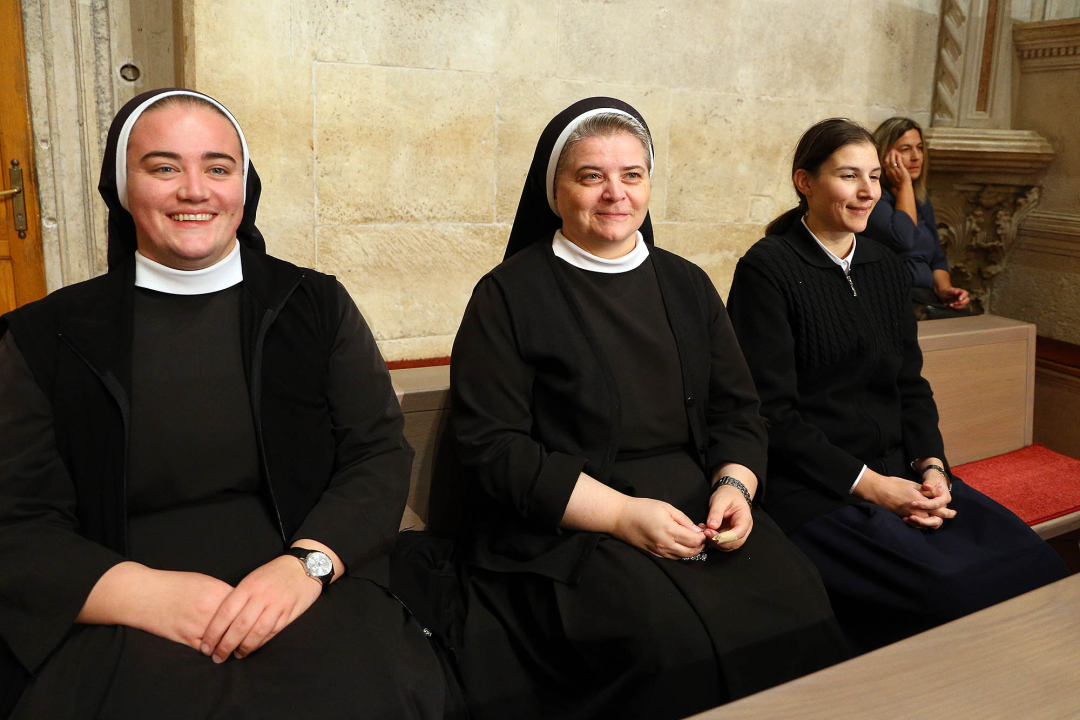 Ususret sv. Mihovilu održana procesija mladih u Šibeniku