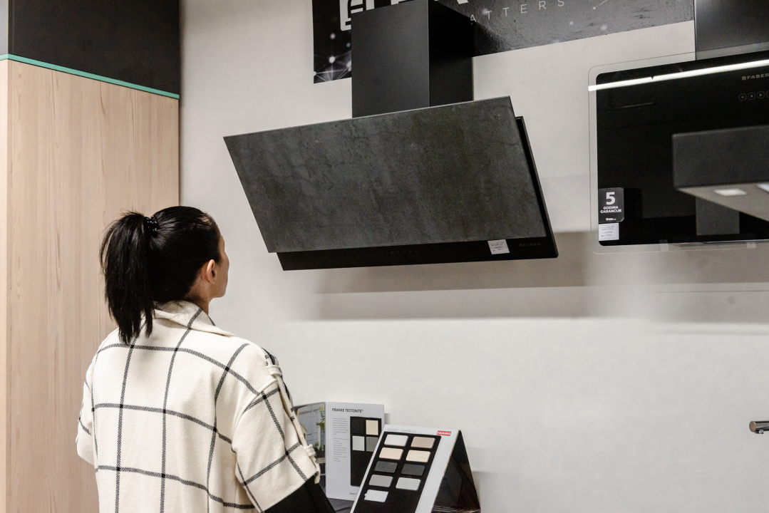 U El Bakoti opremite cijelu kuhinju uz renomirane brendove Midea, Faber i Franke! 