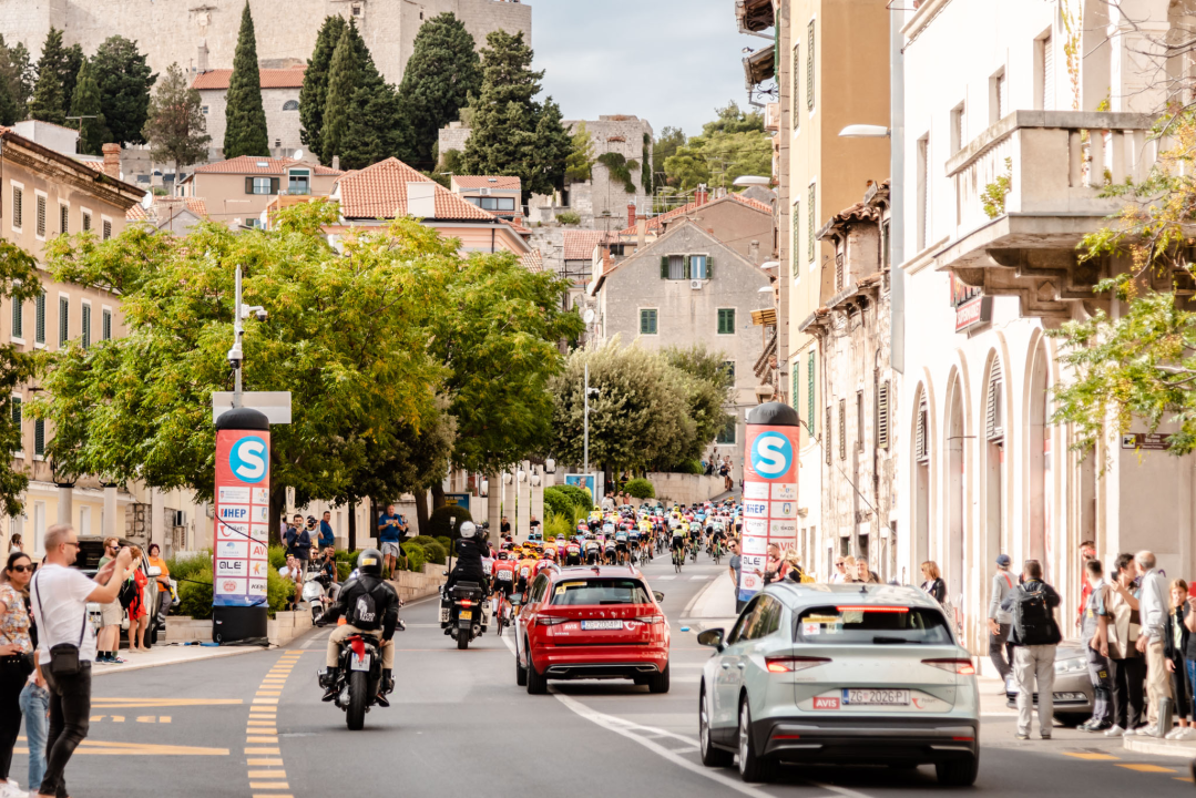 Iz Sinja startala treća etapa utrke CRO Race: Biciklisti prošli kroz Šibenik, među njima i Lorenzo Marenzi  
