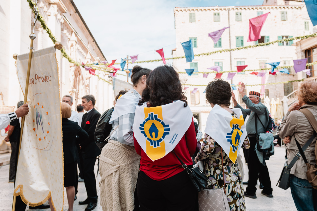 Procesijom gradskim ulicama počela proslava sv. Mihovila, nebeskog zaštitnika Šibenika