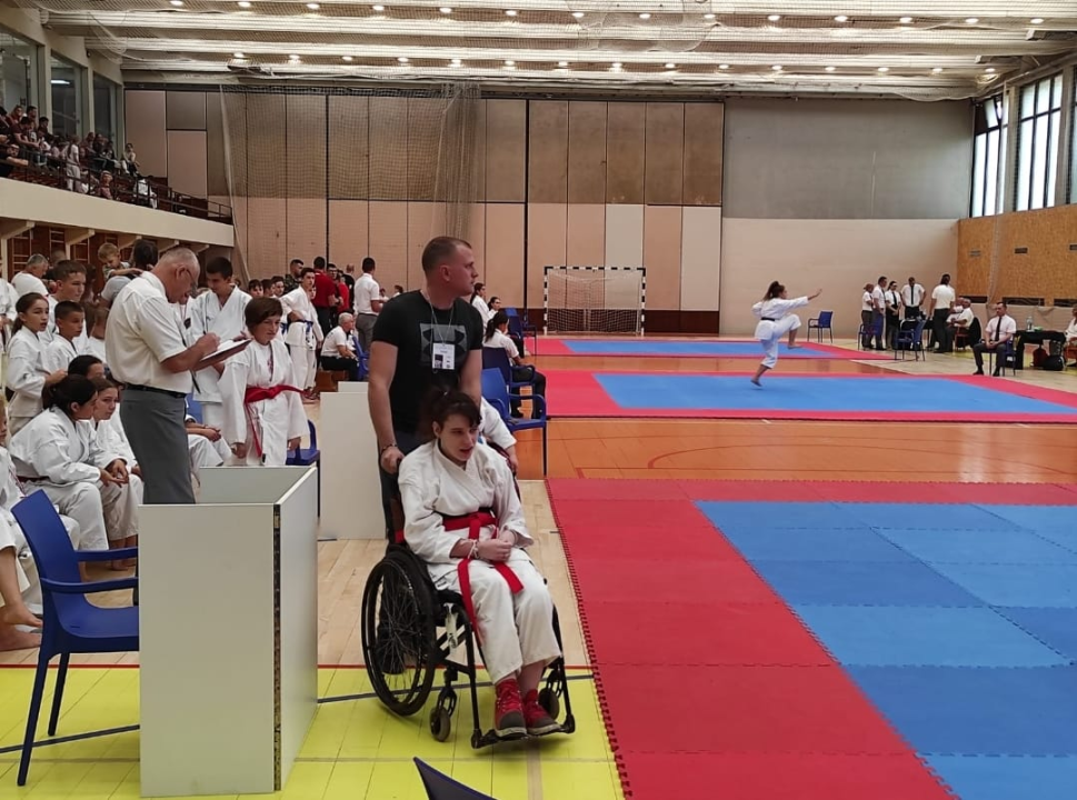 Nika, Julija i Dora unatoč svim preprekama probijaju granice. S prvenstva se vratile sa zlatnim medaljama