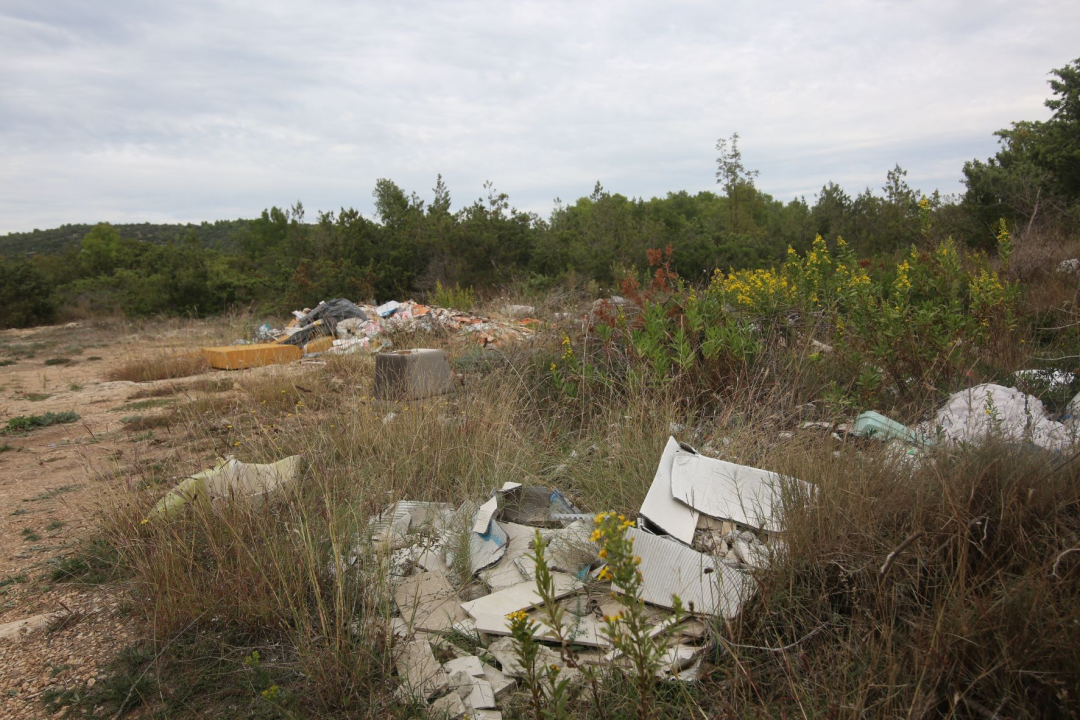 Sređuju se pristupni putevi i okoliš crkve sv. Martina na Makirini