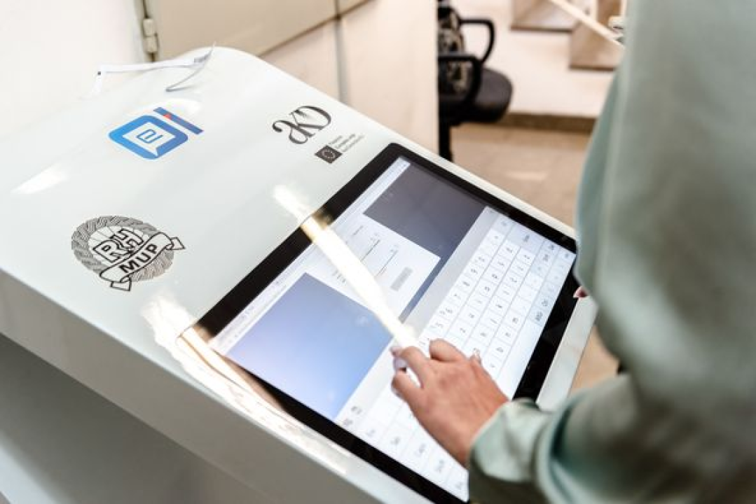 Aktivirajte eOsobnu i sve zahtjeve za dokumente rješavajte putem mobitela