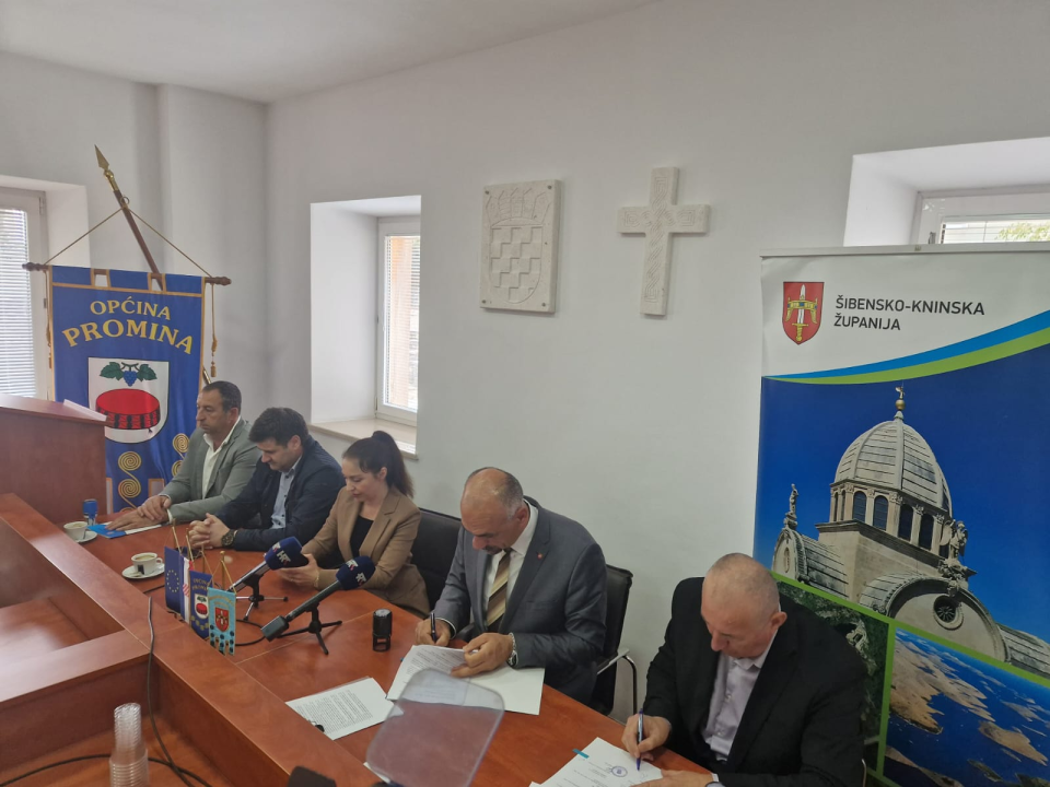 Iskoristite popust na trajnu šminku kod izvrsne kozmetičarke Jelene Radak! 