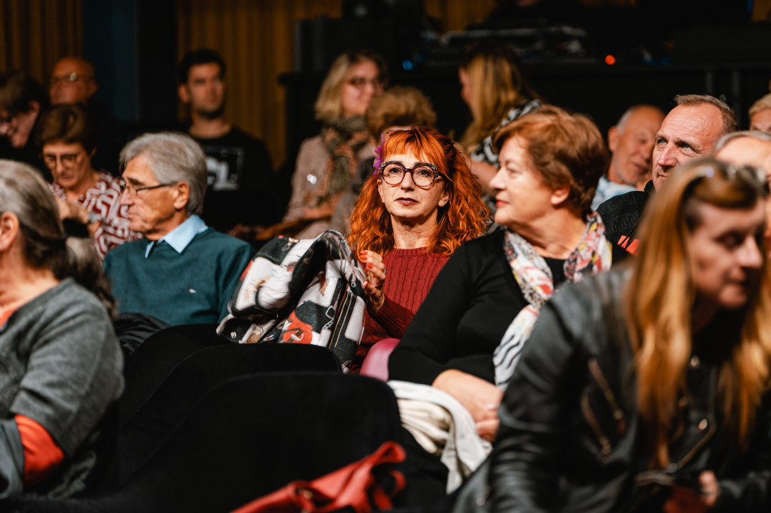 Arsenov prijatelj Zoran Predin u Kući umjetnosti Arsen oduševio glazbom i humorom 