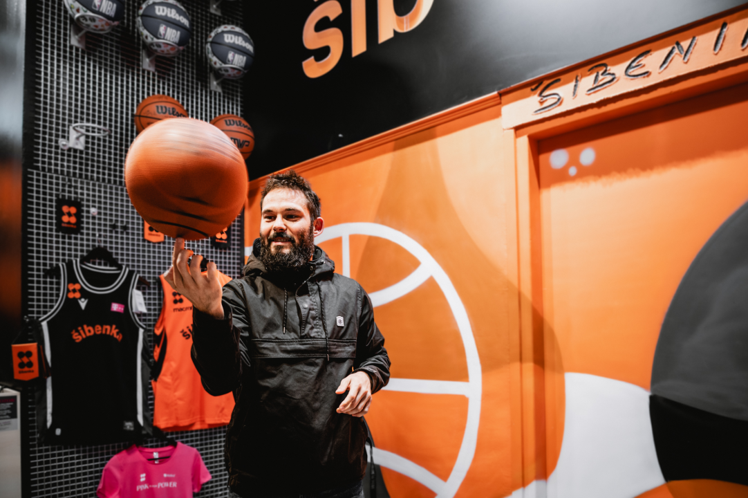 Ivan Perkov zaslužan je za dizajn Šibenkinog Fan Shopa: ‘Asocira na fluidnost košarke’