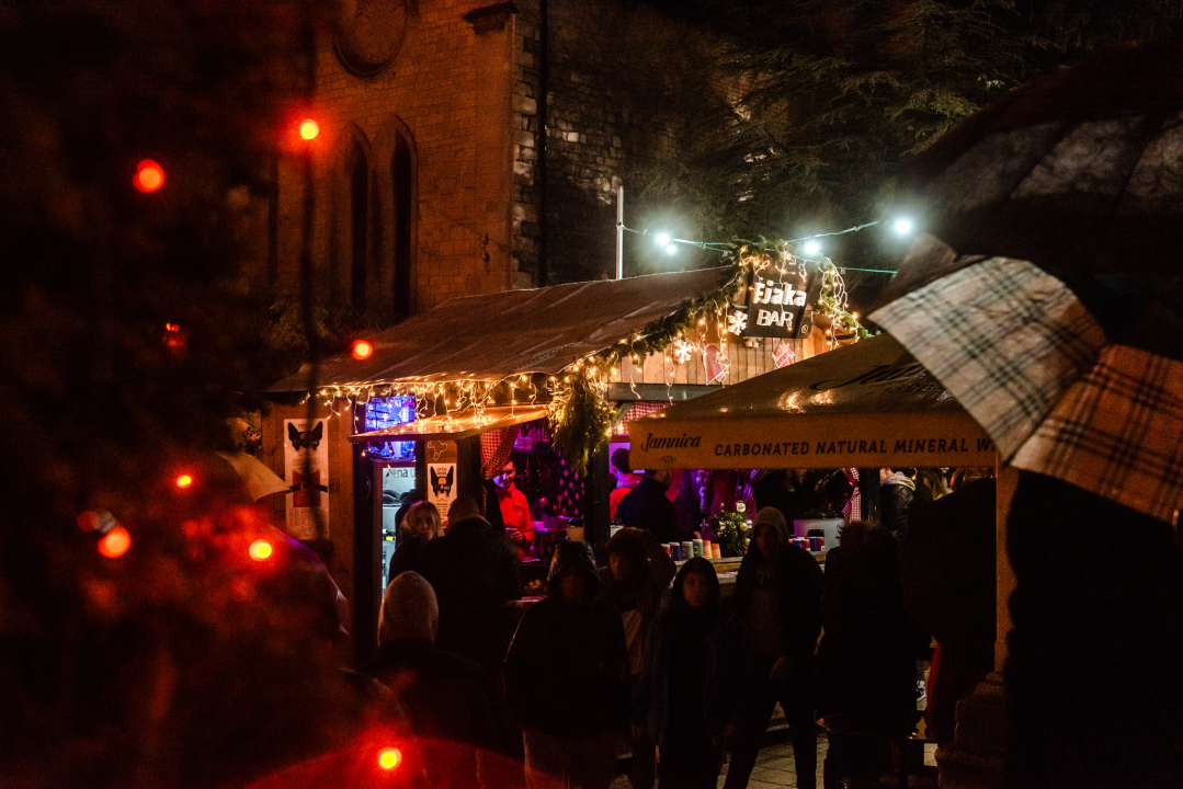 Počela je Adventura u đardinu: Pljuštalo je, ali uz Madre Badessu lakše se izdrži