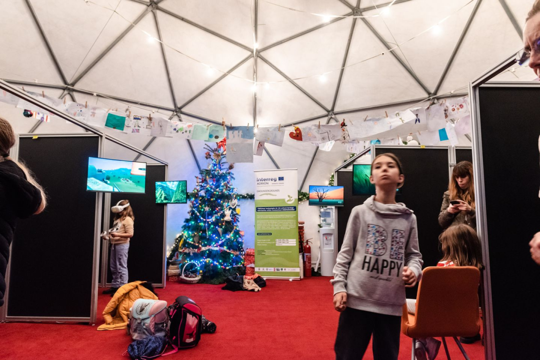 Kupola u đardinu postaje prolaz u drugu dimenziju: Za vikend nabacite VR naočale, odaberite igru i zakoračite u virtualnu stvarnost!