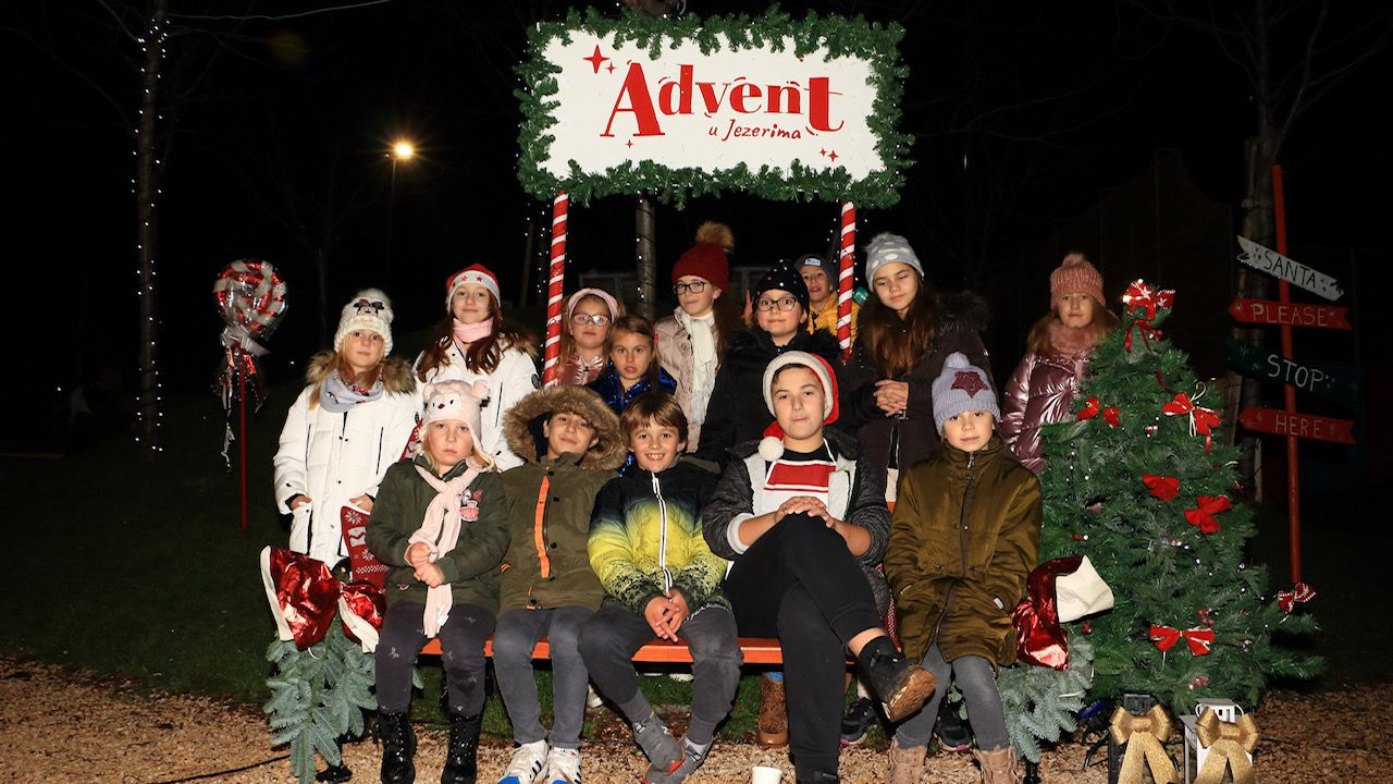 Humanitarni Adventski sajam u Jezerima