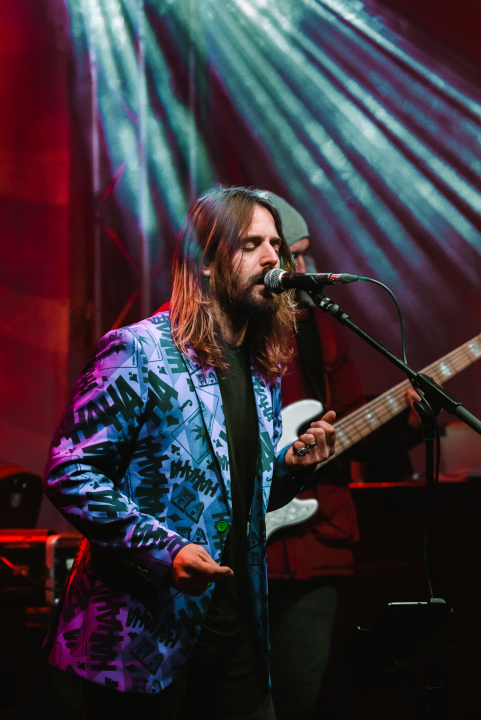 Absolut Beginners Bowijevim hitovima rasplesali Adventuriste