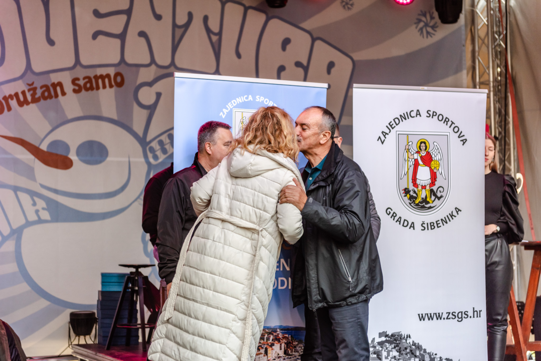 Toni Slavica i Nives Radić, vaterpolisti Solarisa i vaterpolistice Viktorije ovogodišnji su laureati